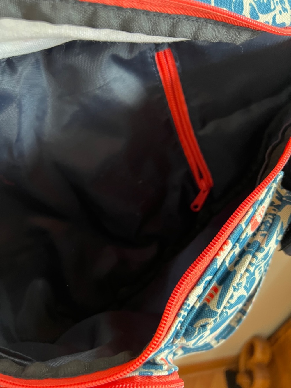 Kavu fable retired Teal, Cream animal bear horse fox  Patterned Sling Belt Bag - Picture 6 of 9